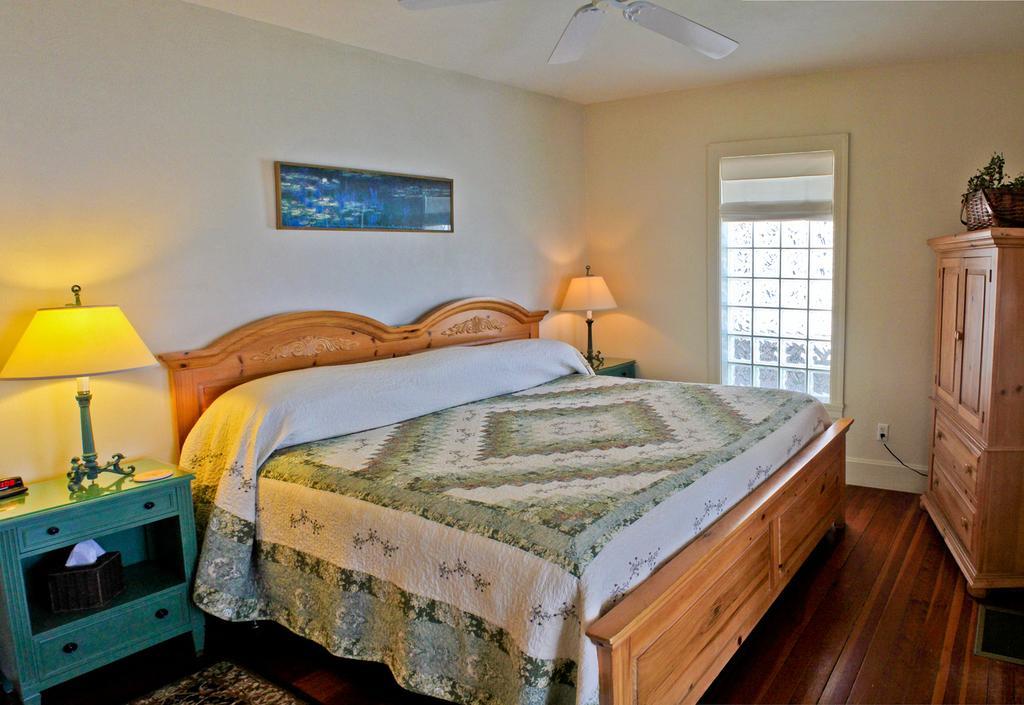 Night Swan Intracoastal Bed & Breakfast 新士麦那海滩 外观 照片