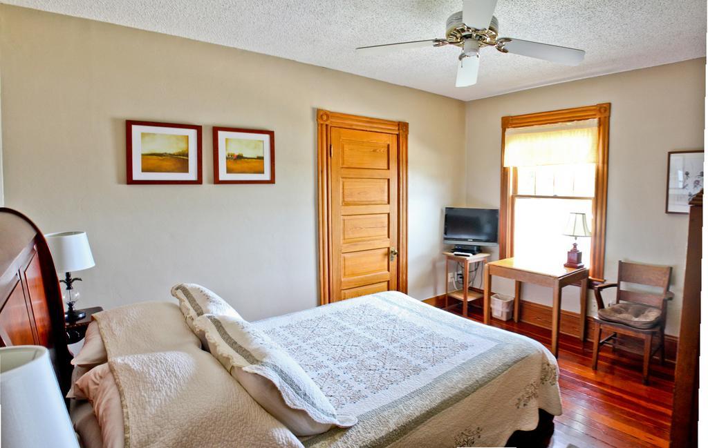 Night Swan Intracoastal Bed & Breakfast 新士麦那海滩 外观 照片
