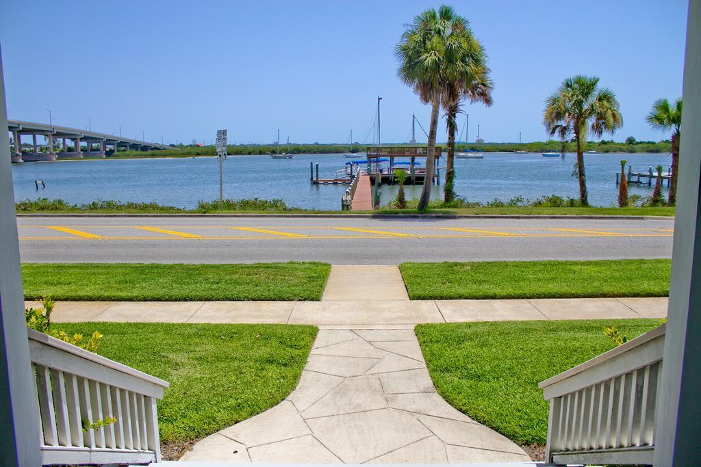 Night Swan Intracoastal Bed & Breakfast 新士麦那海滩 外观 照片