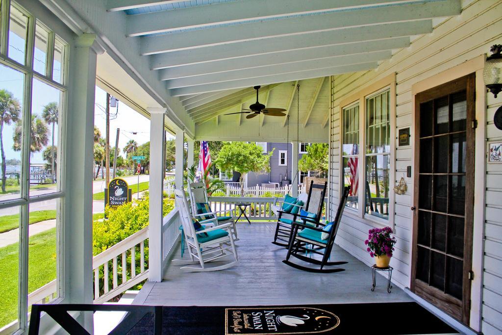 Night Swan Intracoastal Bed & Breakfast 新士麦那海滩 外观 照片