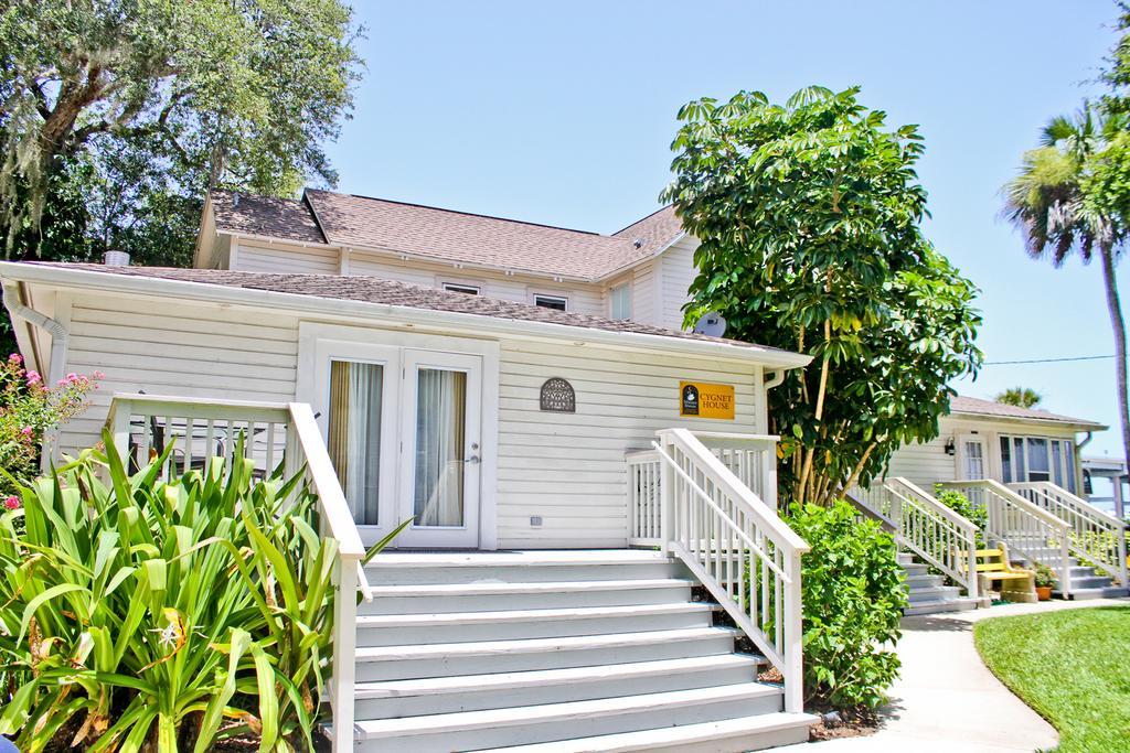 Night Swan Intracoastal Bed & Breakfast 新士麦那海滩 外观 照片