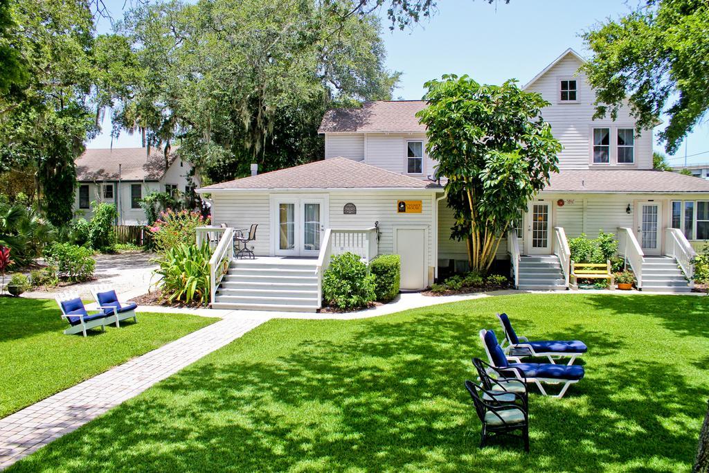 Night Swan Intracoastal Bed & Breakfast 新士麦那海滩 外观 照片